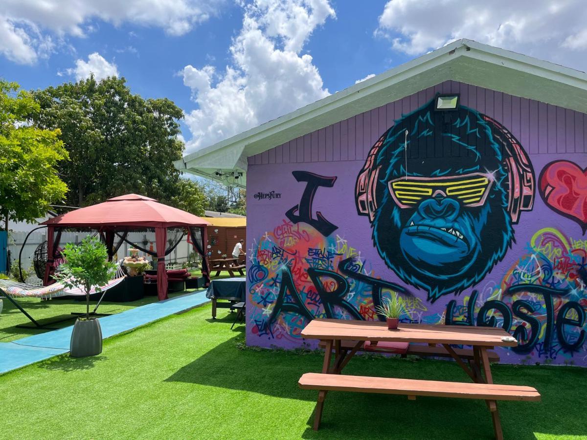 Art Graffiti Hostel Miami Exterior photo