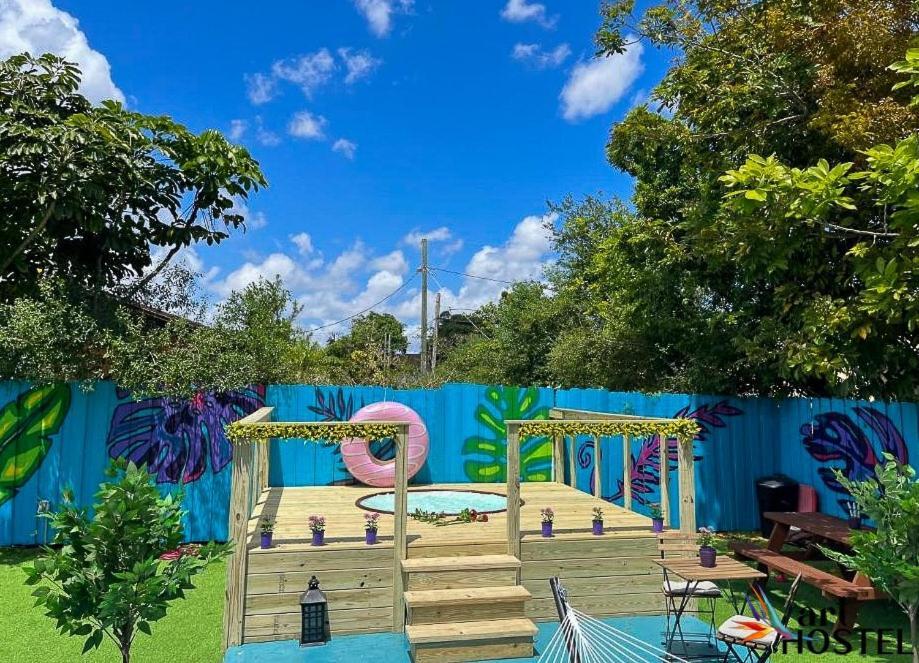 Art Graffiti Hostel Miami Exterior photo