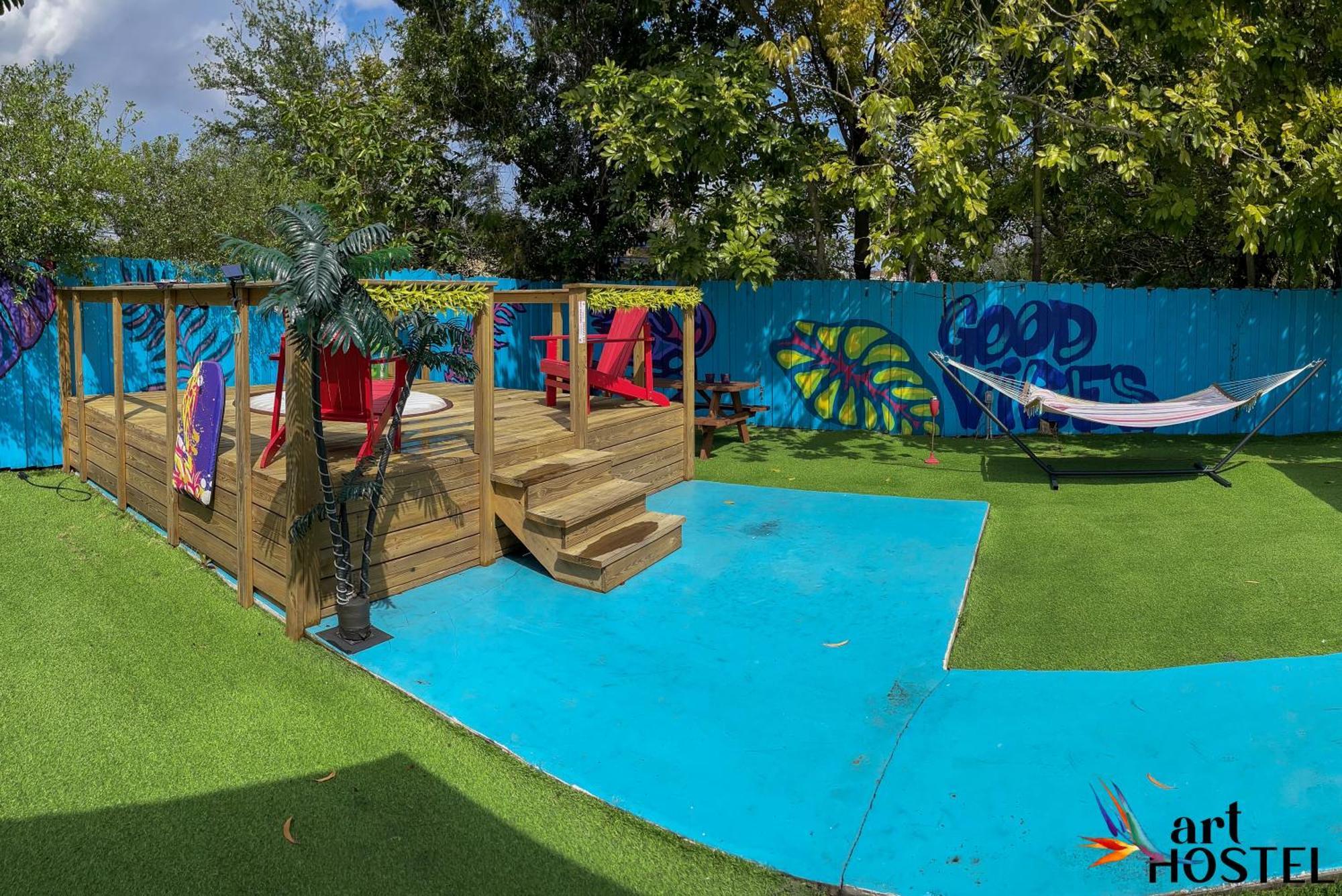 Art Graffiti Hostel Miami Exterior photo