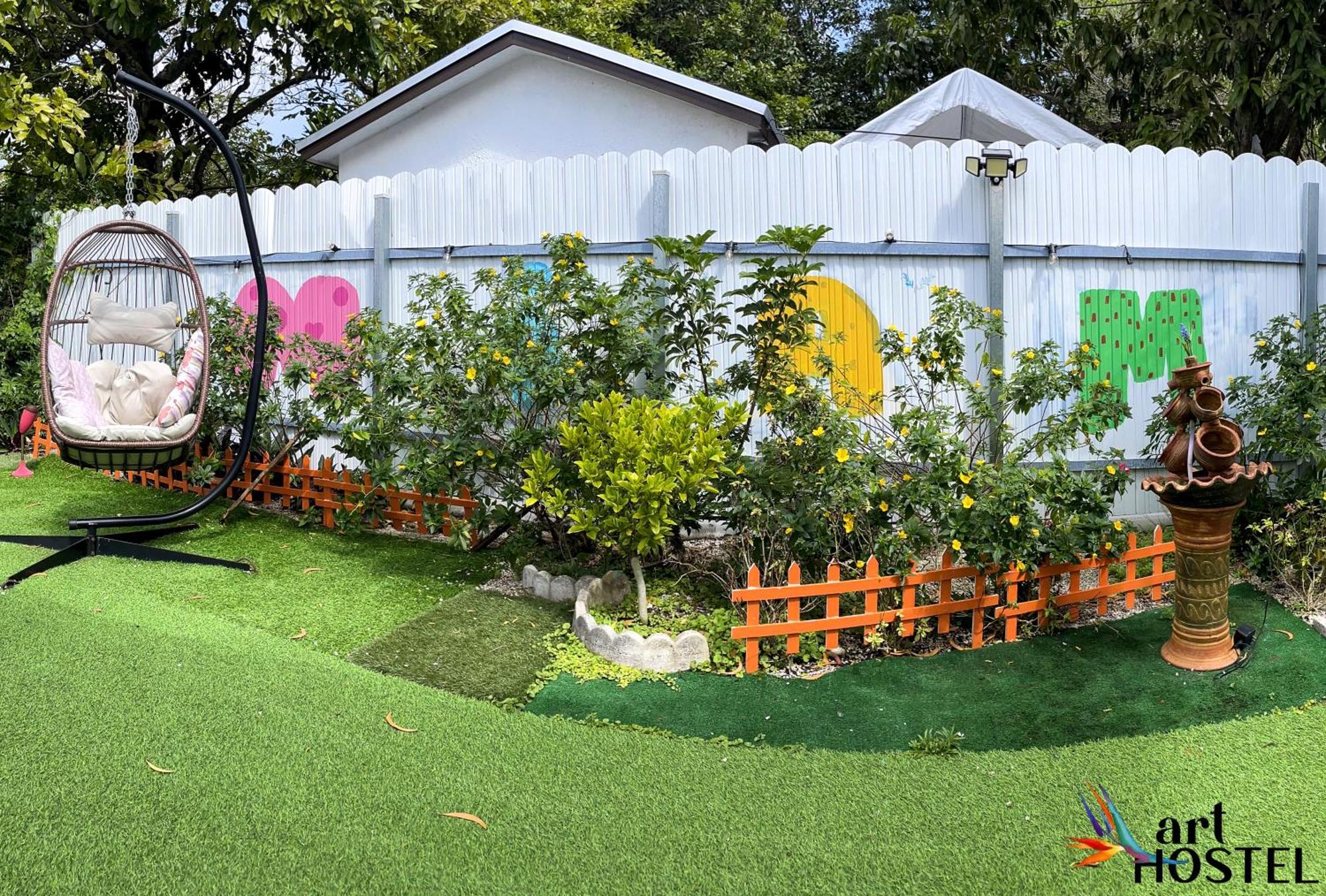 Art Graffiti Hostel Miami Exterior photo